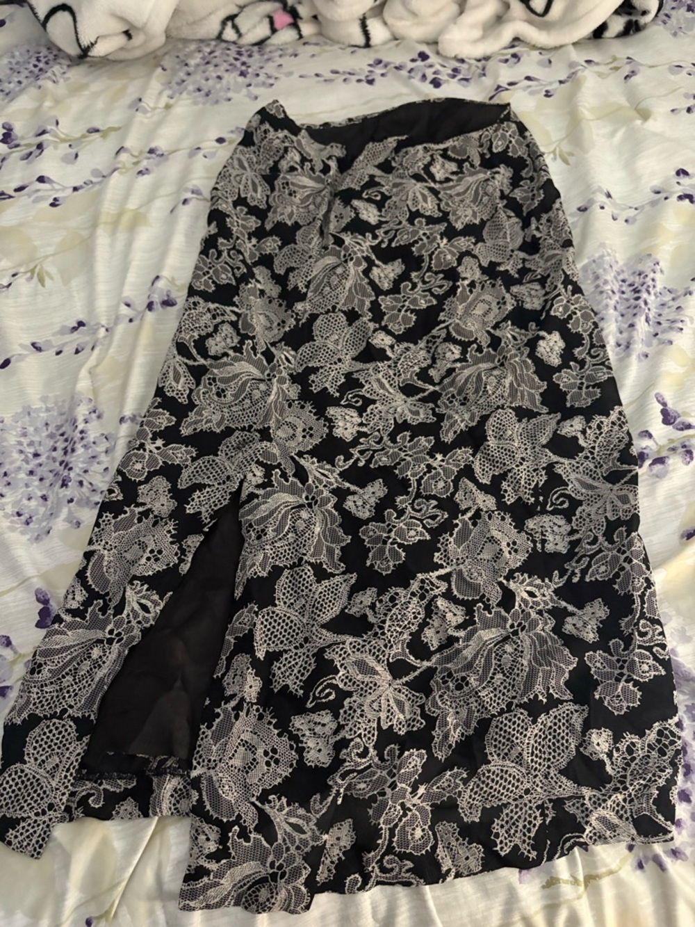 Petite Sophisticate Black and White Floral Lace-Effect Maxi Skirt